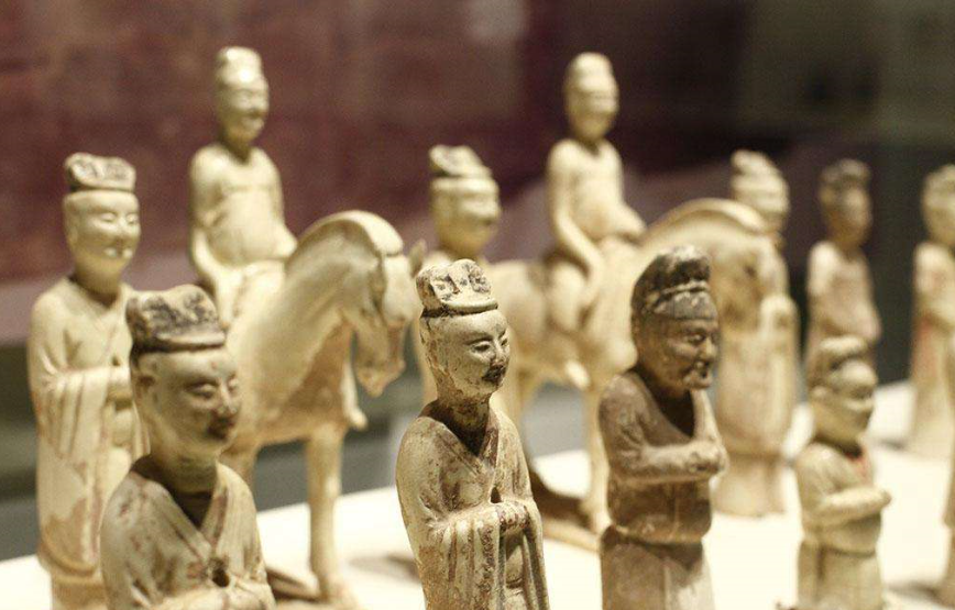 拉曼在文物研究领域中(瓷器、文物、考古、宝石)的应用潜力
